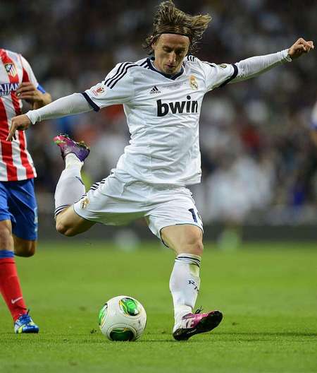 日职半场：古斯塔夫森建功，浦和红钻1-0川崎前锋