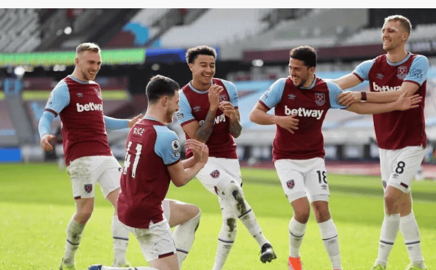 3.29 早 8 点！尼克斯雄鹿巅峰对决