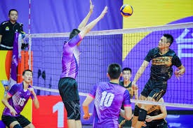 LOL：Uzi有望重回赛场，Doran直播摆烂惹众怒，Faker职业生涯遭重